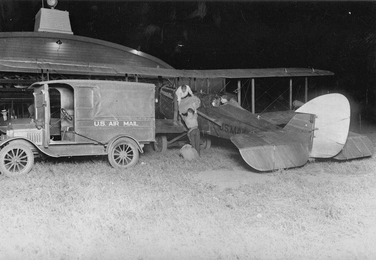 Loading airmail in New Brunswick, New Jersey